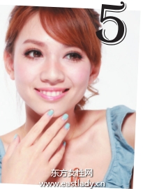 輕盈無(wú)瑕透明裸效底妝的畫(huà)法