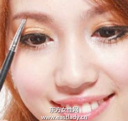 半包圍式妝容畫法成就少女純真浪漫