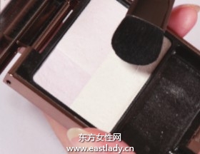 腮紅修飾顴骨打造立體感妝效