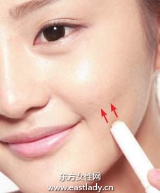 棒狀遮瑕品遮蓋痘痘、痘印