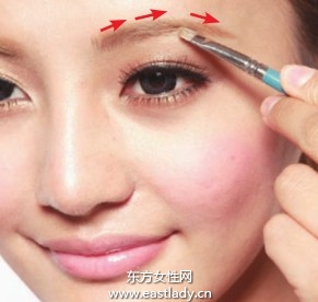 畫眉教程之打造柔和與力度并存立體眉