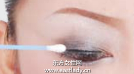 如何描畫醉眼迷離的煙熏眼妝