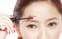 調(diào)整眉形襯托輪廓分明立體眼眸
