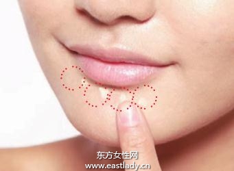 不易脫妝的局部遮瑕之矯正唇周與嘴角的色素沉淀