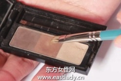 畫眉教程之矯正眉型修補(bǔ)顏色