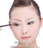 如何描畫醉眼迷離的煙熏眼妝