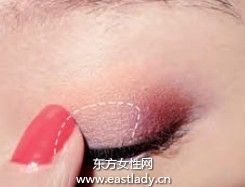 冬季眼影配色讓寒冷冬季增加一絲暖意