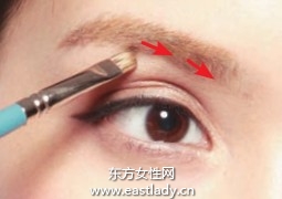 眉妝小技巧提升眉部立體感