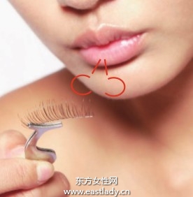 透明無梗型假睫毛的貼法圖解