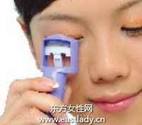 假睫毛怎么貼才好看