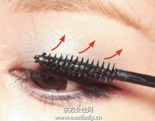 使用睫毛膏打造美麗睫毛