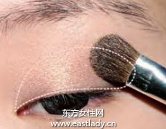 上揚眼線畫法立馬打造神采奕奕電眼