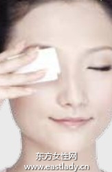 簡單六步輕松卸掉睫毛膏