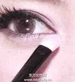 五個(gè)簡(jiǎn)單快速化妝小秘訣