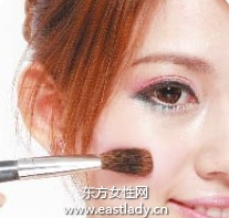 夢幻色彩妝容化妝步驟 用童話色彩變身吧