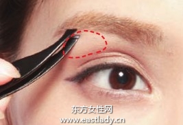 眉妝小技巧提升眉部立體感
