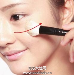 眼部遮瑕膏+遮瑕粉遮蓋眼周細(xì)紋