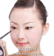 純情水蜜桃眼妝讓人更迷人