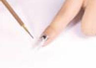 美甲教程之打造黑白雕花彩繪美甲