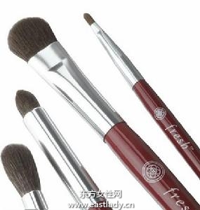 用眼影刷 掃出 美麗眼影