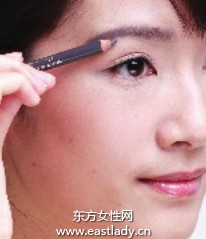 畫眉毛之畫出柔和氣質美人眉