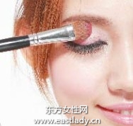 夢幻色彩妝容化妝步驟 用童話色彩變身吧