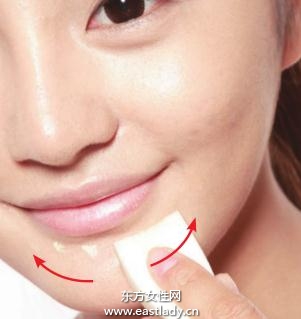 遮瑕霜矯正唇周與嘴角色素沉淀