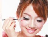 清純派裸妝展現(xiàn)活潑動人美少女氣質(zhì)