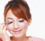 清純派裸妝展現(xiàn)活潑動人美少女氣質(zhì)