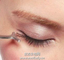 濃密束狀型假睫毛的貼法圖解