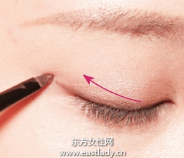 眼線膏提升眼妝融合度