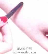 五個(gè)簡(jiǎn)單快速化妝小秘訣