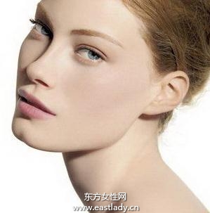 上妝后出現(xiàn)浮粉問題如何修復