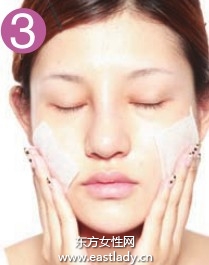 用化妝水面膜集中滋潤肌膚