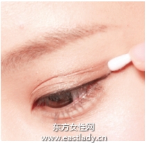 上揚式清晰眼線的畫法