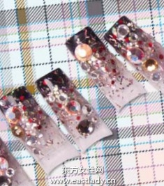 美甲教程之打造閃耀黑色光療樹(shù)脂甲