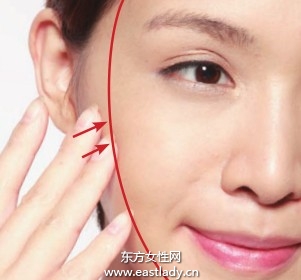 深、淺粉底打造緊致立體妝效