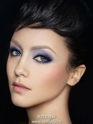 滋潤(rùn)底妝不脫妝的好方法