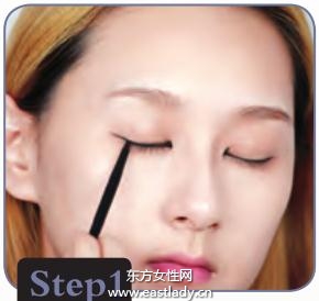 浪漫女性妝容顯露都市白領(lǐng)典雅高貴氣質(zhì)