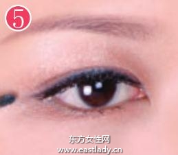 充滿活力美人妝 傳達(dá)快樂氣息