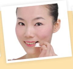 唇部卸妝三步驟 不留殘余化妝品