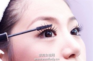 女性化妝的基礎(chǔ)工作