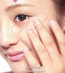 輕薄、亮澤的底妝手法注重細(xì)節(jié)