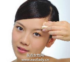 干性肌膚化妝應使用粉底液