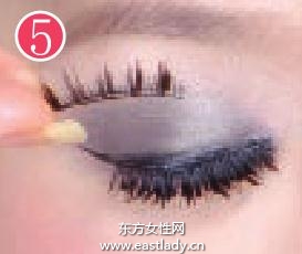 眼妝教程之打造深邃迷人立體眼妝