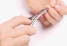 美甲七步驟修剪出完美指甲輪廓