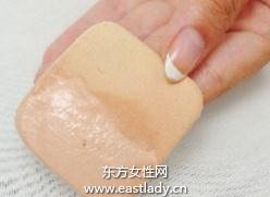 油性皮膚化妝最好使用粉餅