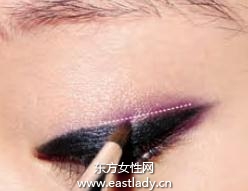 優(yōu)雅裸色眼妝的畫法 增加你的氣場