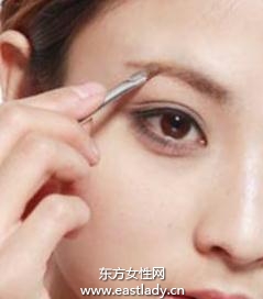 眼妝教程之金色系眼影打造深邃眼神