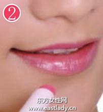 化妝教程之唇部如何快速補(bǔ)妝